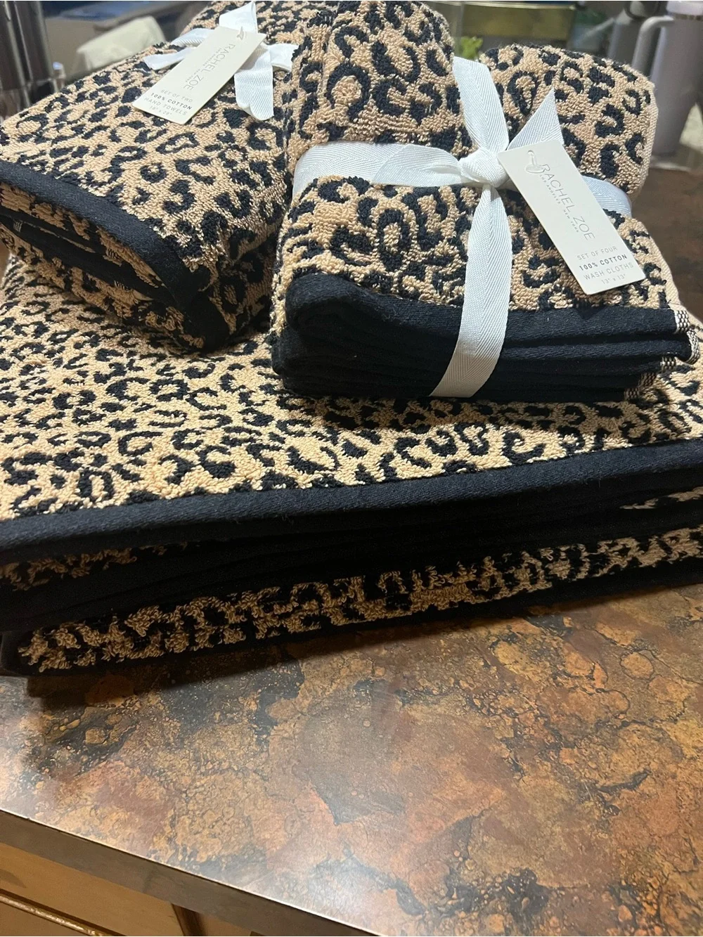 Rachel Zoe 8 Pc Towel Set Leopard Cheetah Animal Print Bath / Hand / Wash Cloths